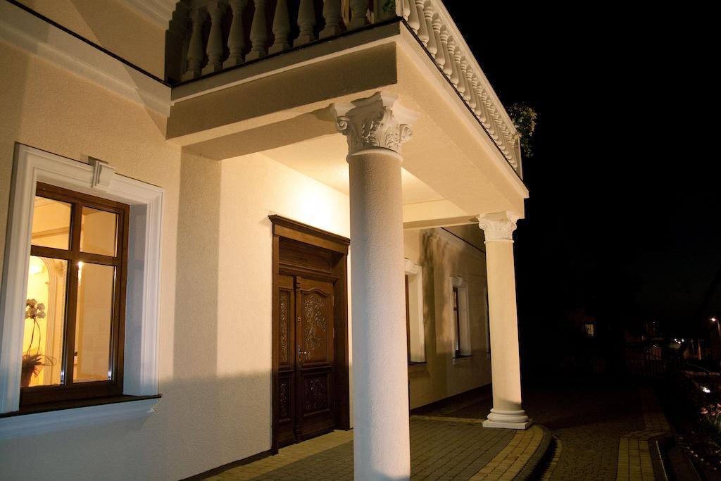 Pokoje Goscinne W Ratuszu Ogrodzieniec Exterior photo