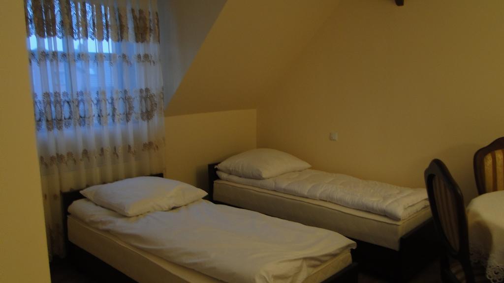 Pokoje Goscinne W Ratuszu Ogrodzieniec Room photo
