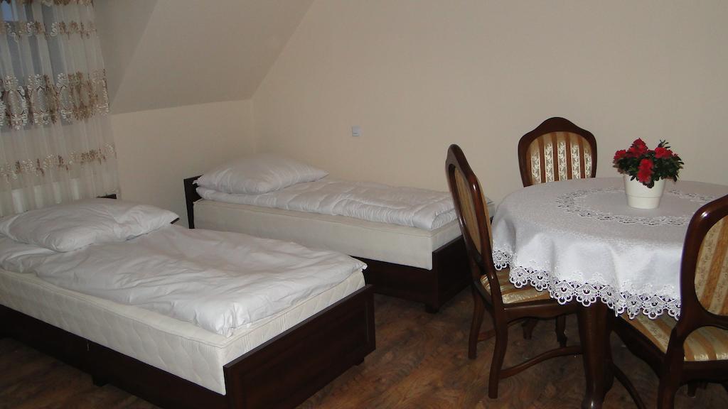 Pokoje Goscinne W Ratuszu Ogrodzieniec Room photo
